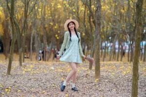 Dress Terbaik untuk Dipadukan dengan Flat Shoes
