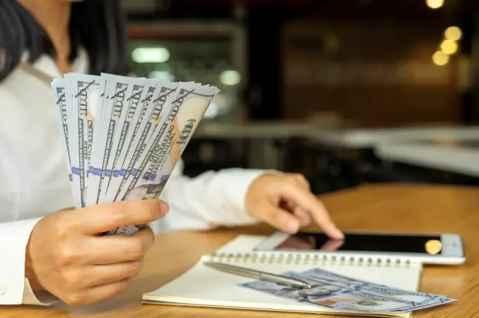 Menyimpan Uang dalam Tabungan Valas