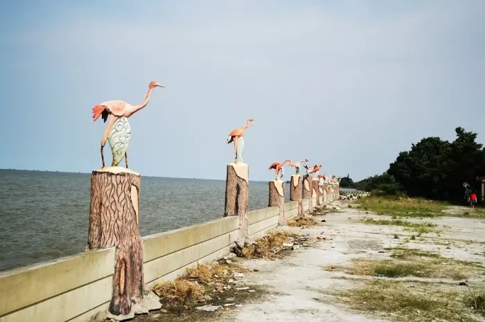 Fasilitas Pantai Putra Deli