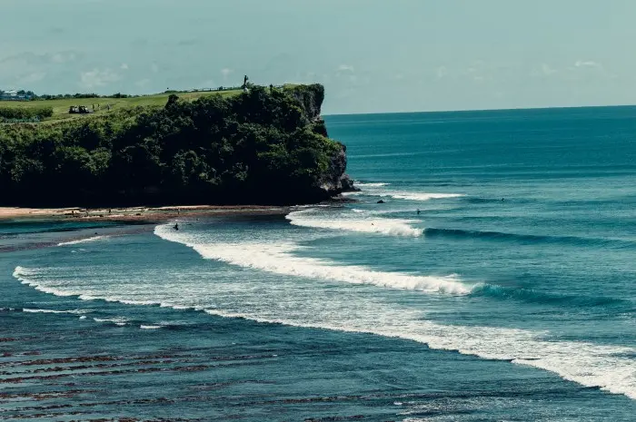 Surfing Pantai Balangan
