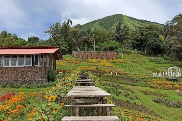 Taman Wisata Mahoni Tomohon