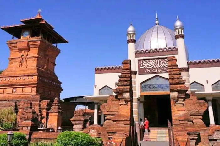 Masjid Menara Kudus: Harmoni Islam dan Hindu