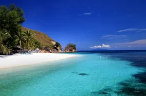 Wisata Pantai Terbaik di Jawa Timur yang Wajib Dikunjungi untuk Liburan Berkesan